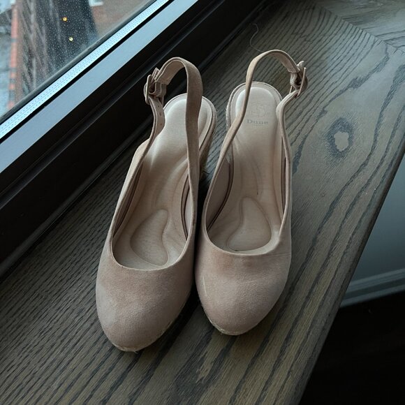 Dune - sand color wedges - size 8 - Picture 4 of 4